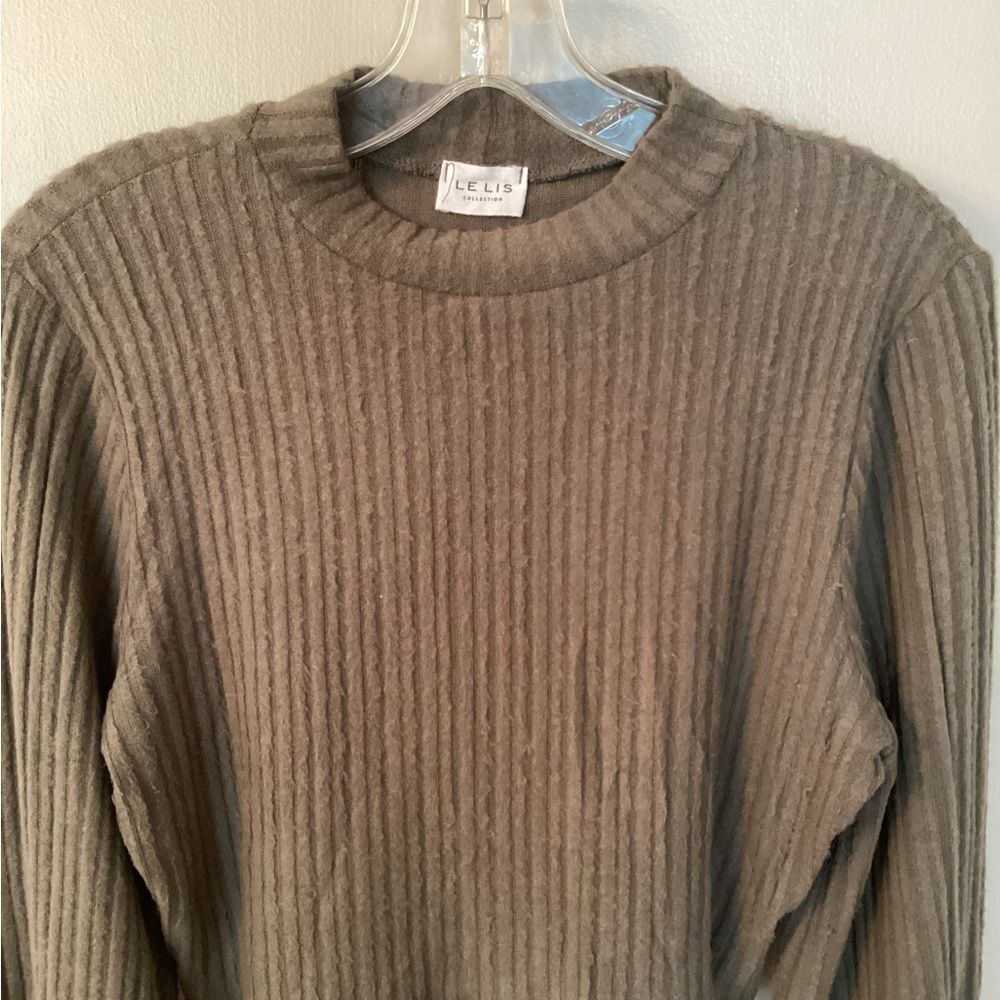 LE LIS SIZE LARGE LONG SLEEVE MOCK NECK PULLOVER CROPPED TOP - Picture 3 of 6